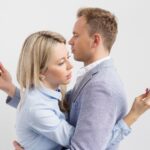 Uzależnienie od telefonu i mediów społecznościowych: Wpływ na relacje rodzinne